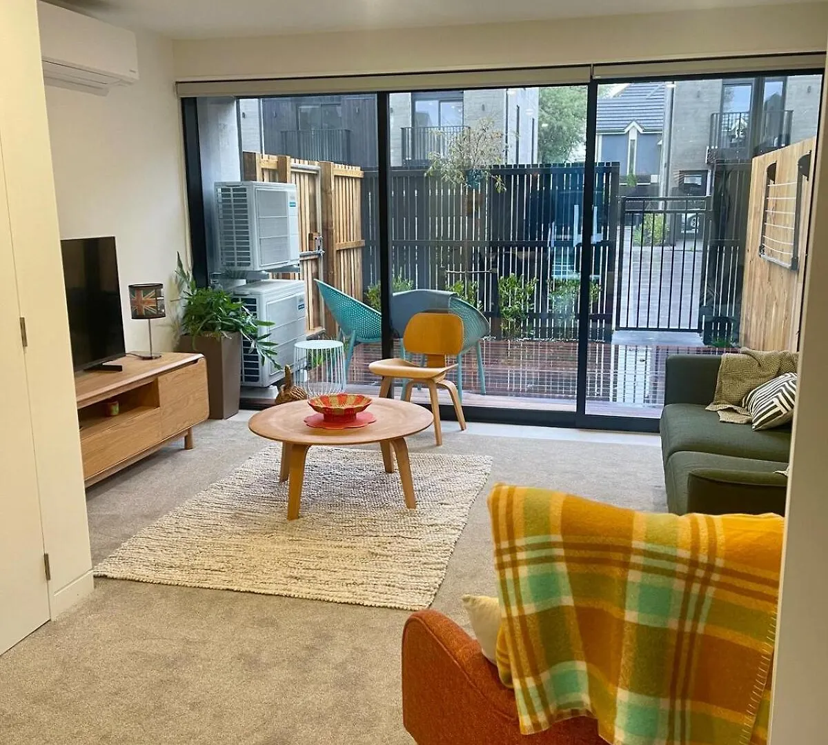 Two Units - 4 Bedrooms - 4 Bathrooms Κράισττσερτς